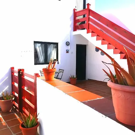 La Casa De Para 2 * La Santa