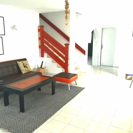 La Casa De Para 2 * La Santa